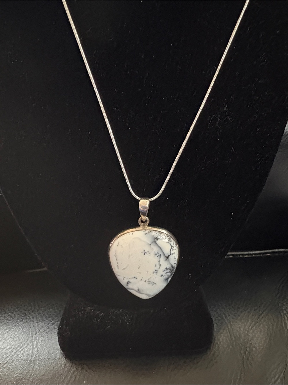 925 Silver White Dendritic Agate Teardrop Pendant And Necklace - Picture 3 of 8